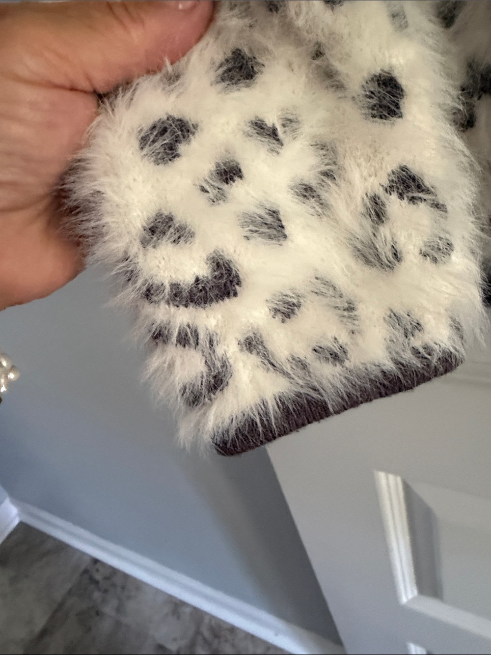 Anthropologie Faux Fur Animal-Print Half-Zip Sweater - White/Gray XS - Picture 2 of 6